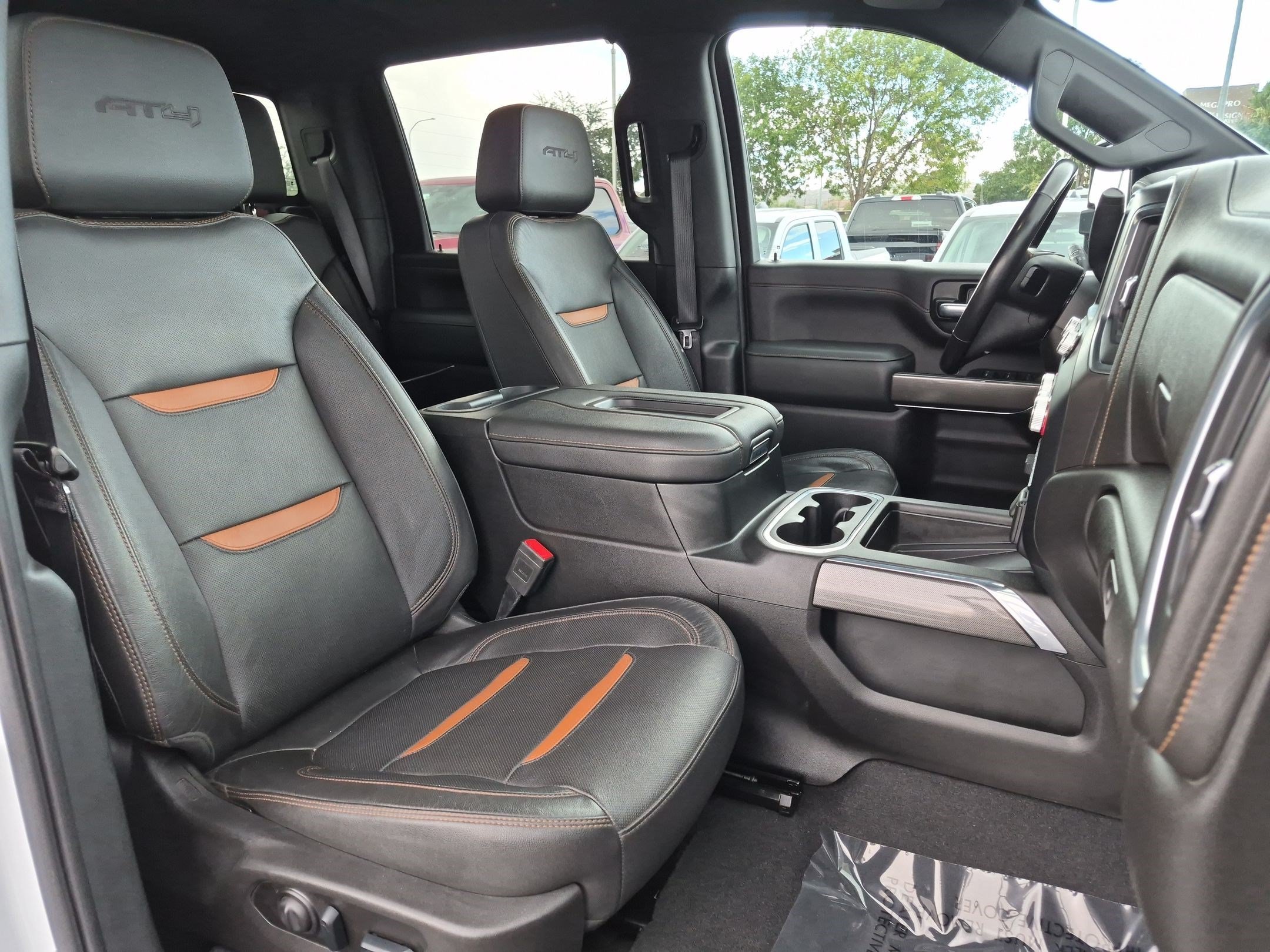 Used 2022 Summit White GMC AT4 image 32