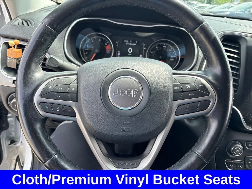 Used 2020 White Jeep Latitude Plus image 17