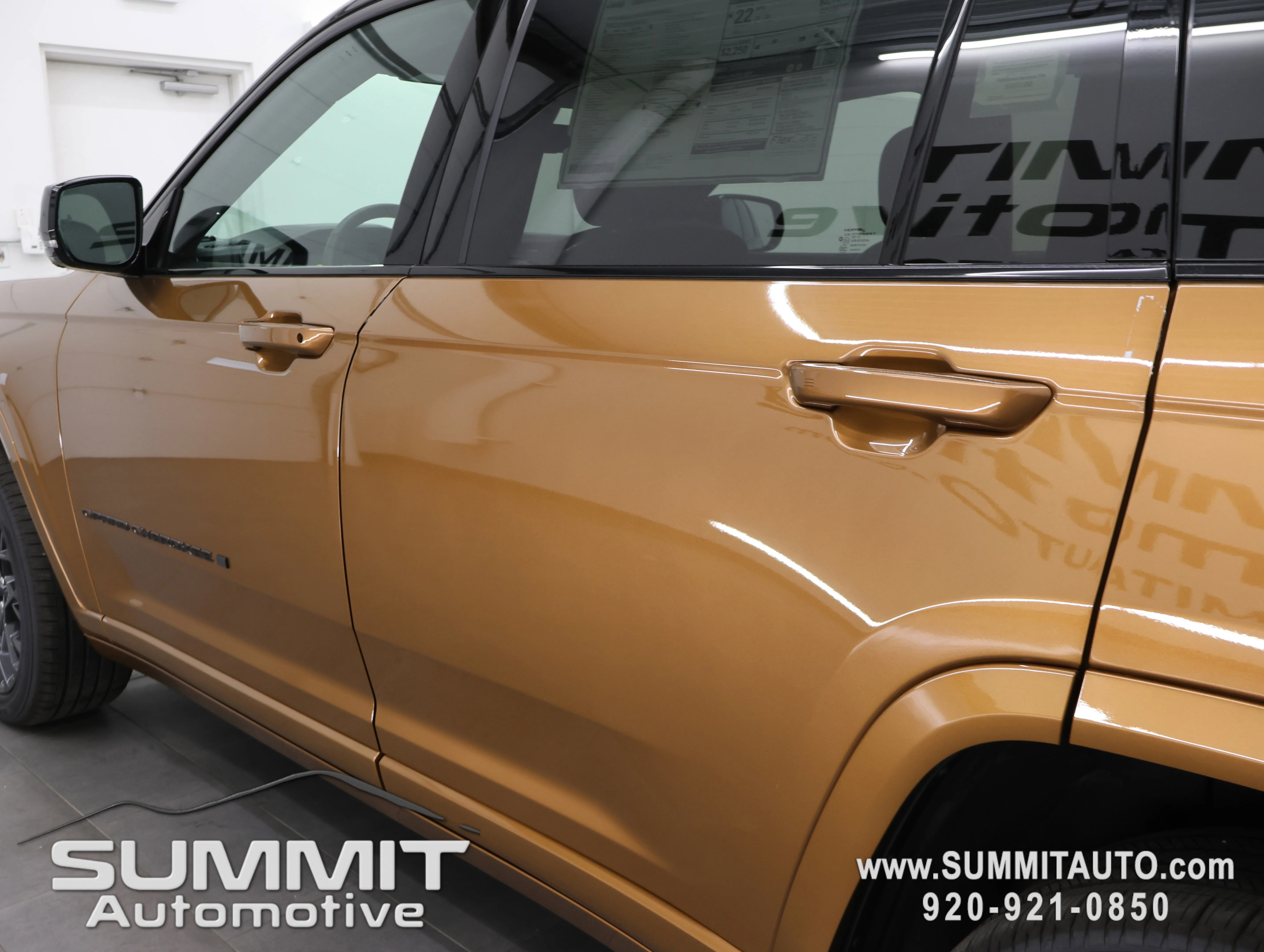 New 2026 Copper Shino Metallic Clear-Coat Exterior Paint Jeep Summit image 38