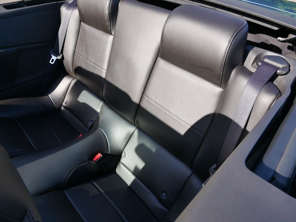 Used 2006  Ford V6 Premium image 12