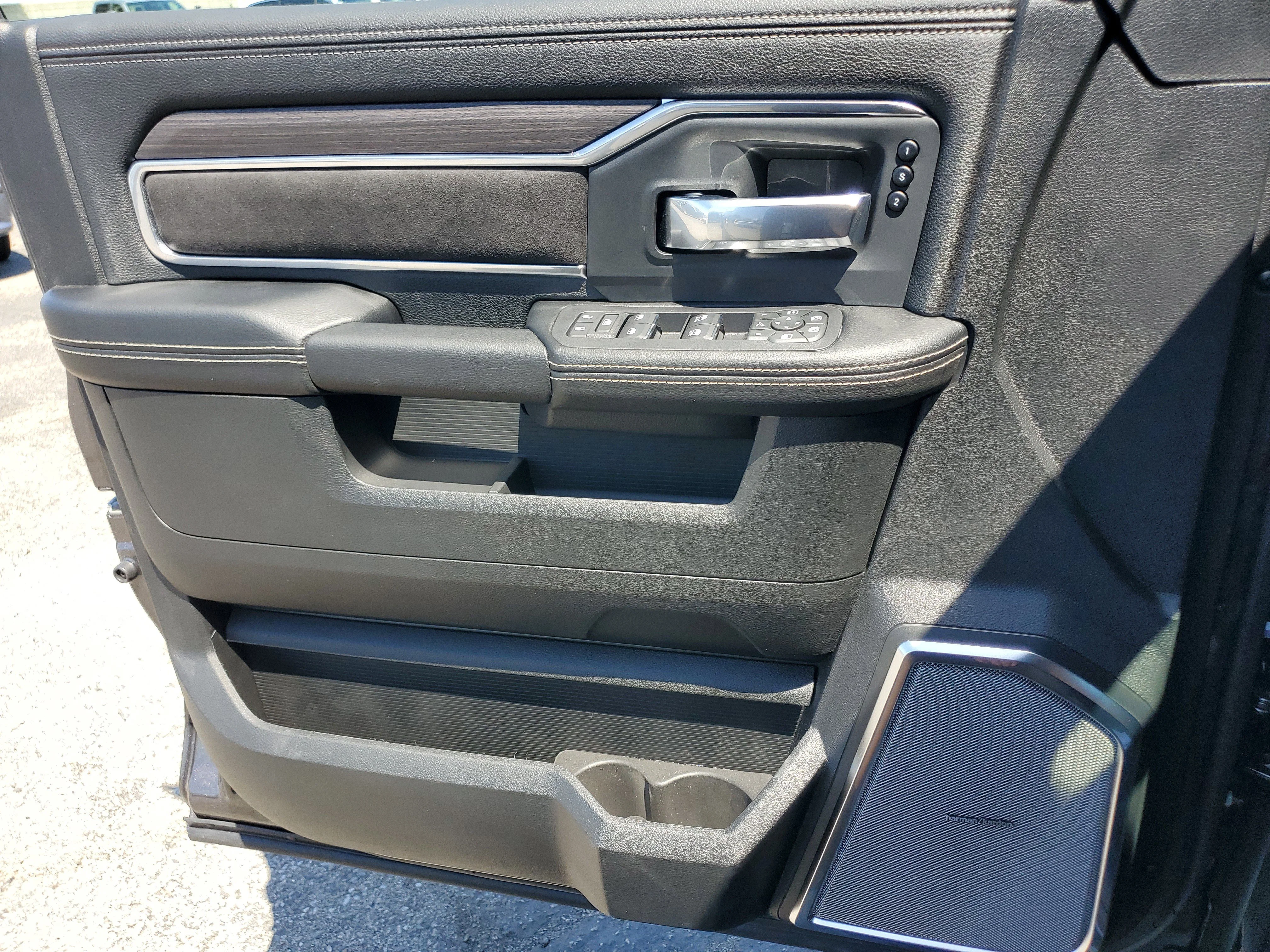 New 2026 Granite Crystal Metallic Clear-Coat Exterior Paint RAM Laramie image 23