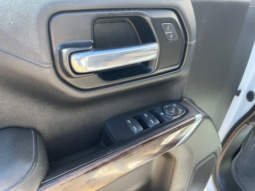 Used 2021 White GMC Elevation image 11