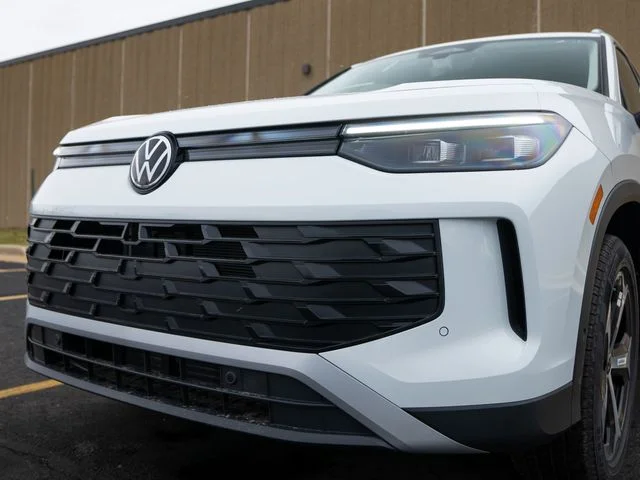 New 2026 White/off-white Volkswagen 2.0T SE image 9