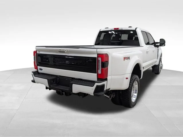 New 2026 Star White Metallic Tri-Coat Ford F-450® Platinum® image 59