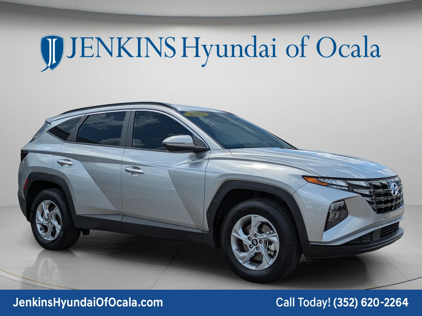 Used 2022 Shimmering Silver Hyundai SEL image 1