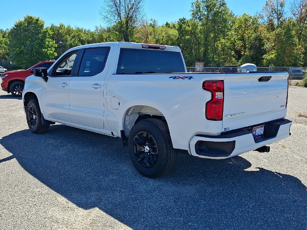 Used 2026 Summit White Chevrolet RST image 8