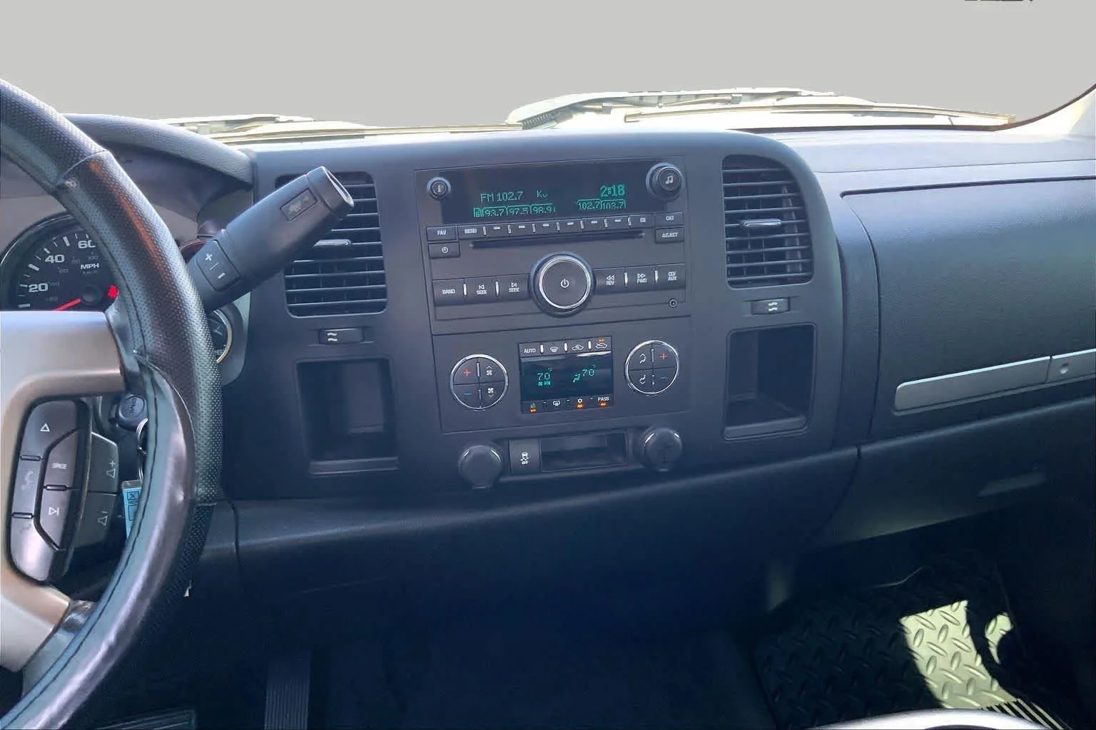 Used 2012 Quicksilver Metallic GMC SLE image 6