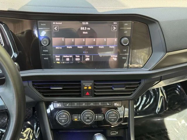 Used 2019 Gray Volkswagen SEL Premium image 19