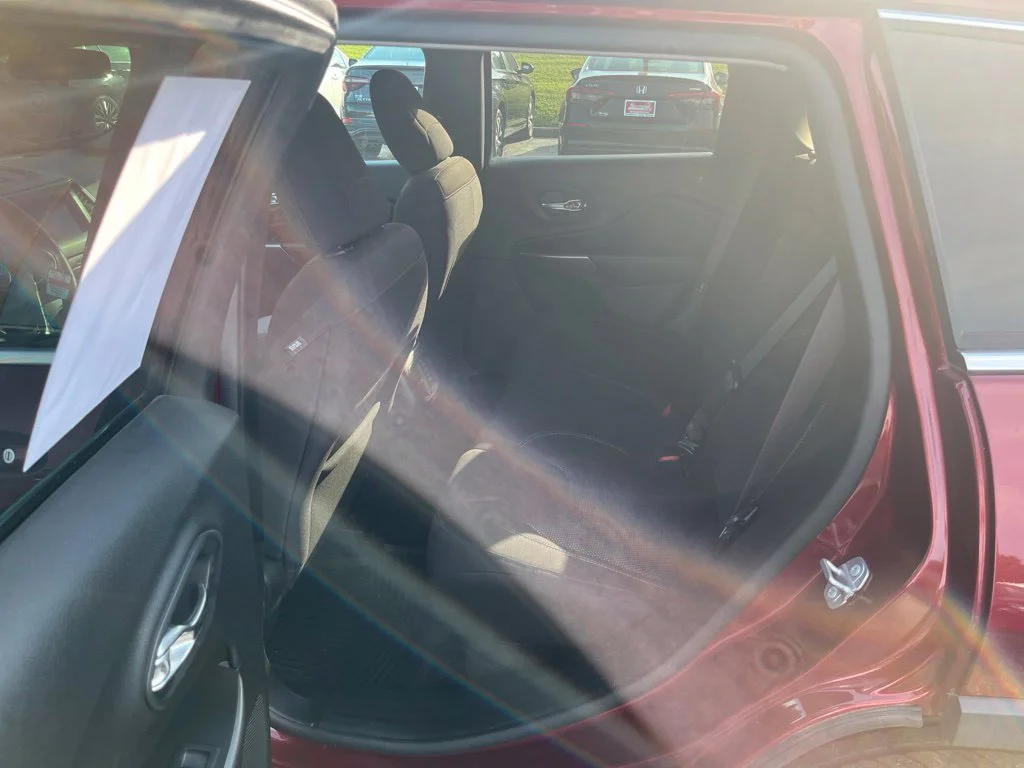 Used 2019 Red Jeep Latitude image 43