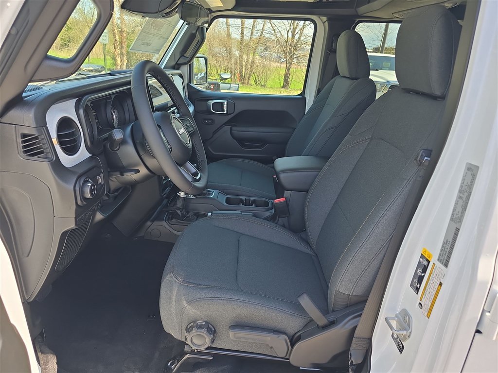 New 2026 Bright White Clear-Coat Exterior Paint Jeep Sport S image 19