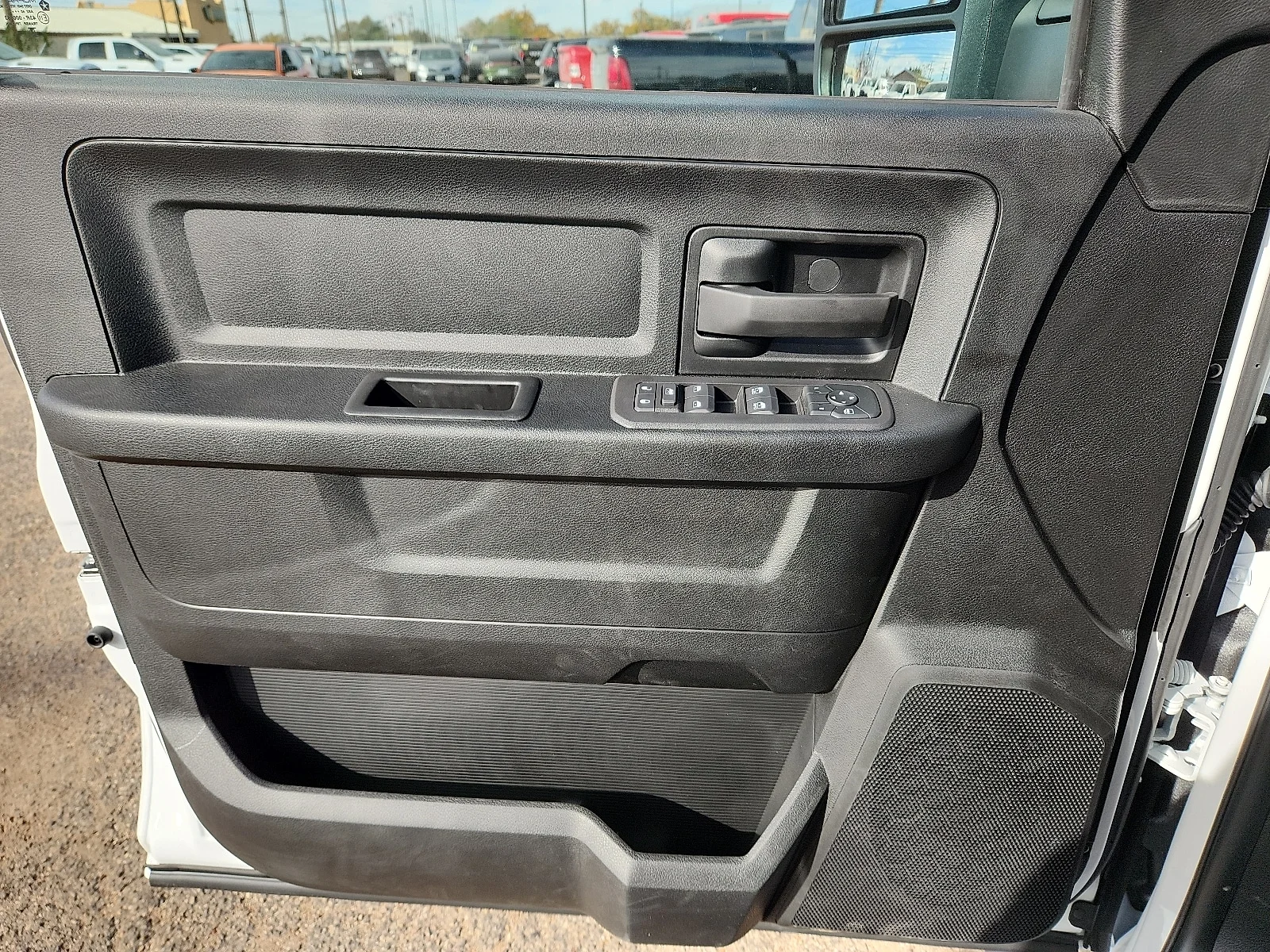 New 2026 PW7 Bright Whit Ram TRADESMAN CREW CAB 4X4 6