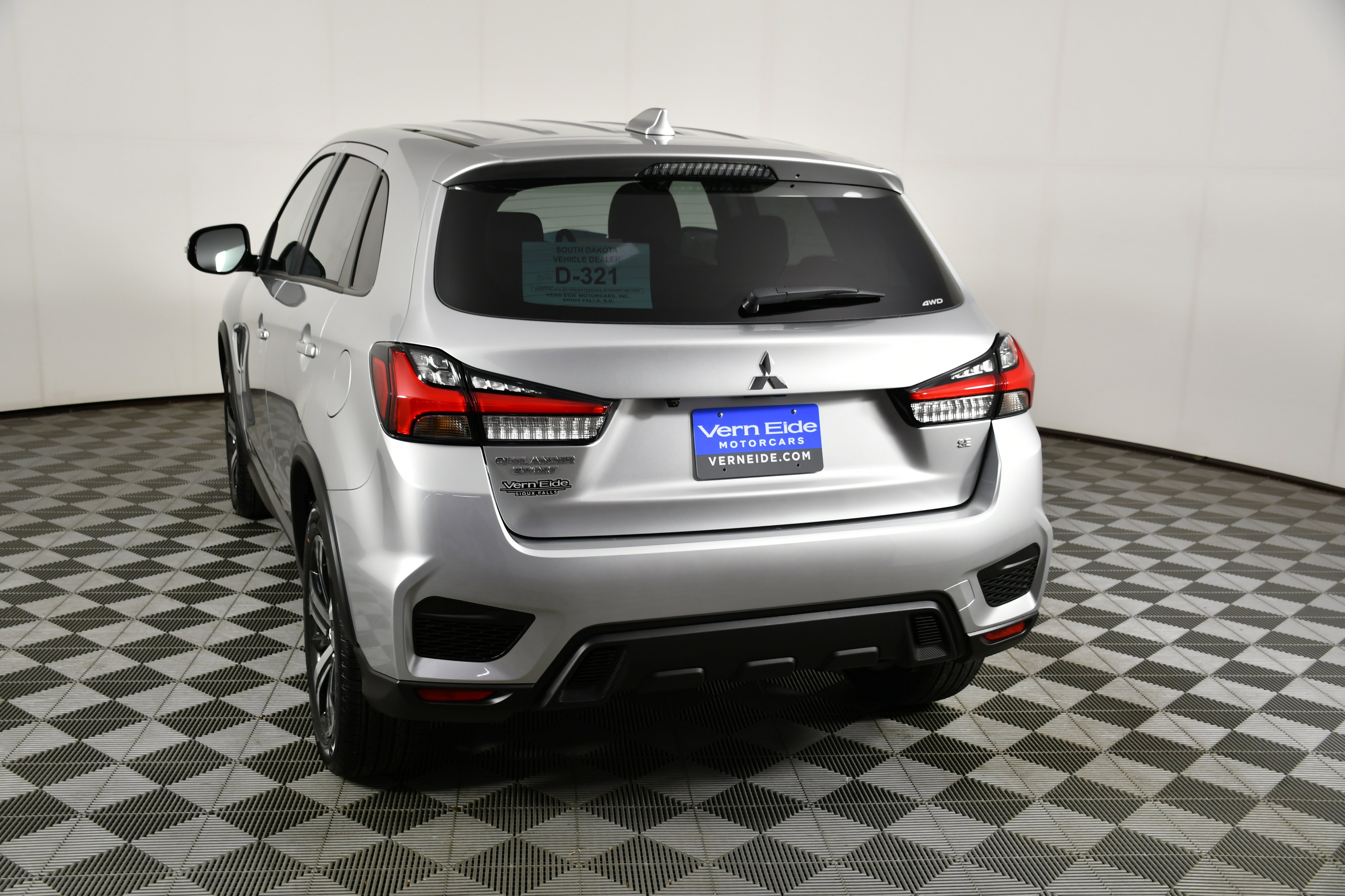New 2026 Alloy Silver Metallic Mitsubishi SE image 7