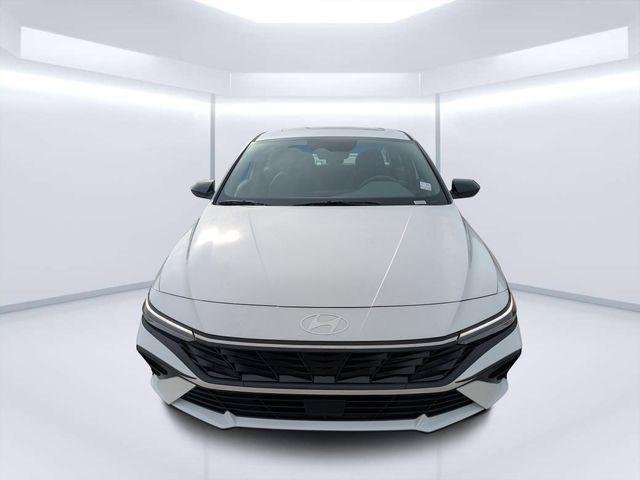 New 2026 White Hyundai SEL Sport Premium image 8