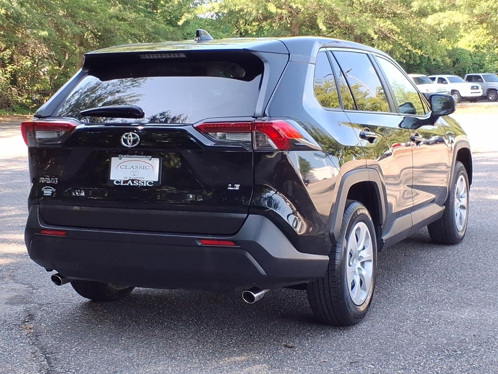 Used 2022 Midnight Black Metallic Toyota LE image 11