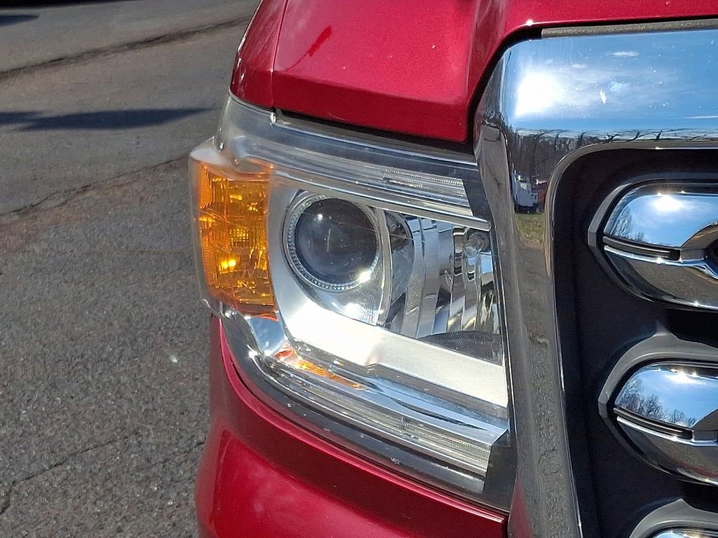 Used 2019 RED QUARTZ TINTCOAT GMC 4WD SLE image 10
