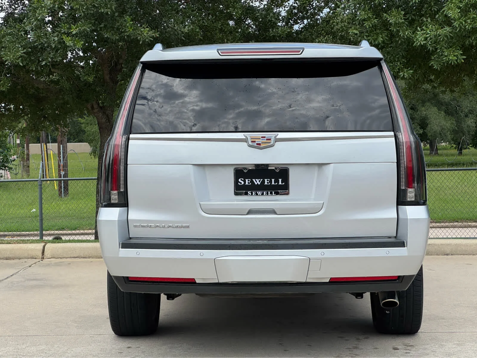 Used 2019 Radiant Silver Metallic Cadillac Platinum image 7