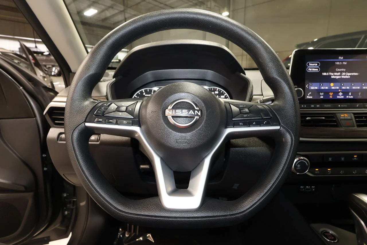 Used 2025 Gray Nissan 2.5 SV image 9