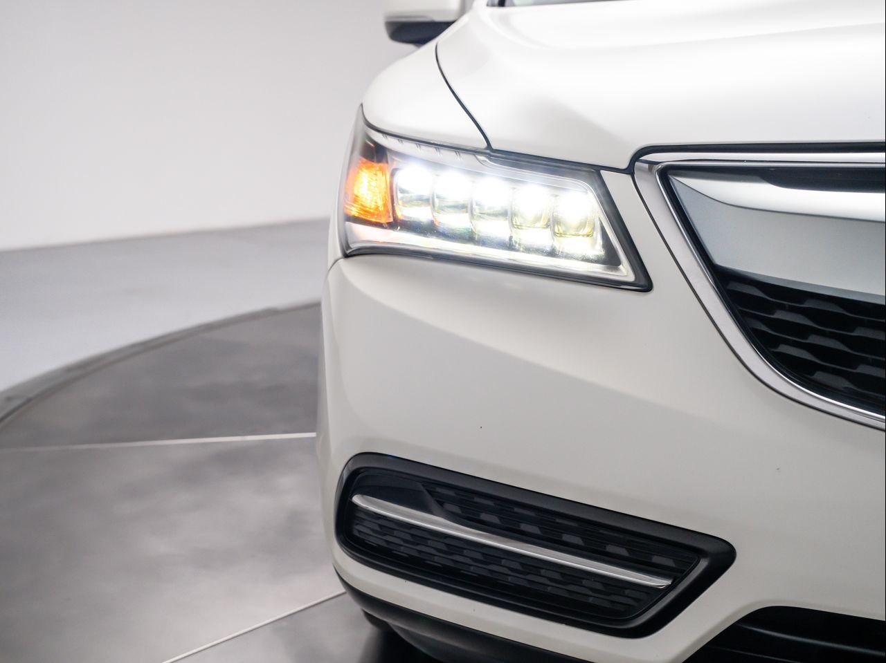 Used 2016 White Diamond Pearl Acura Tech image 14