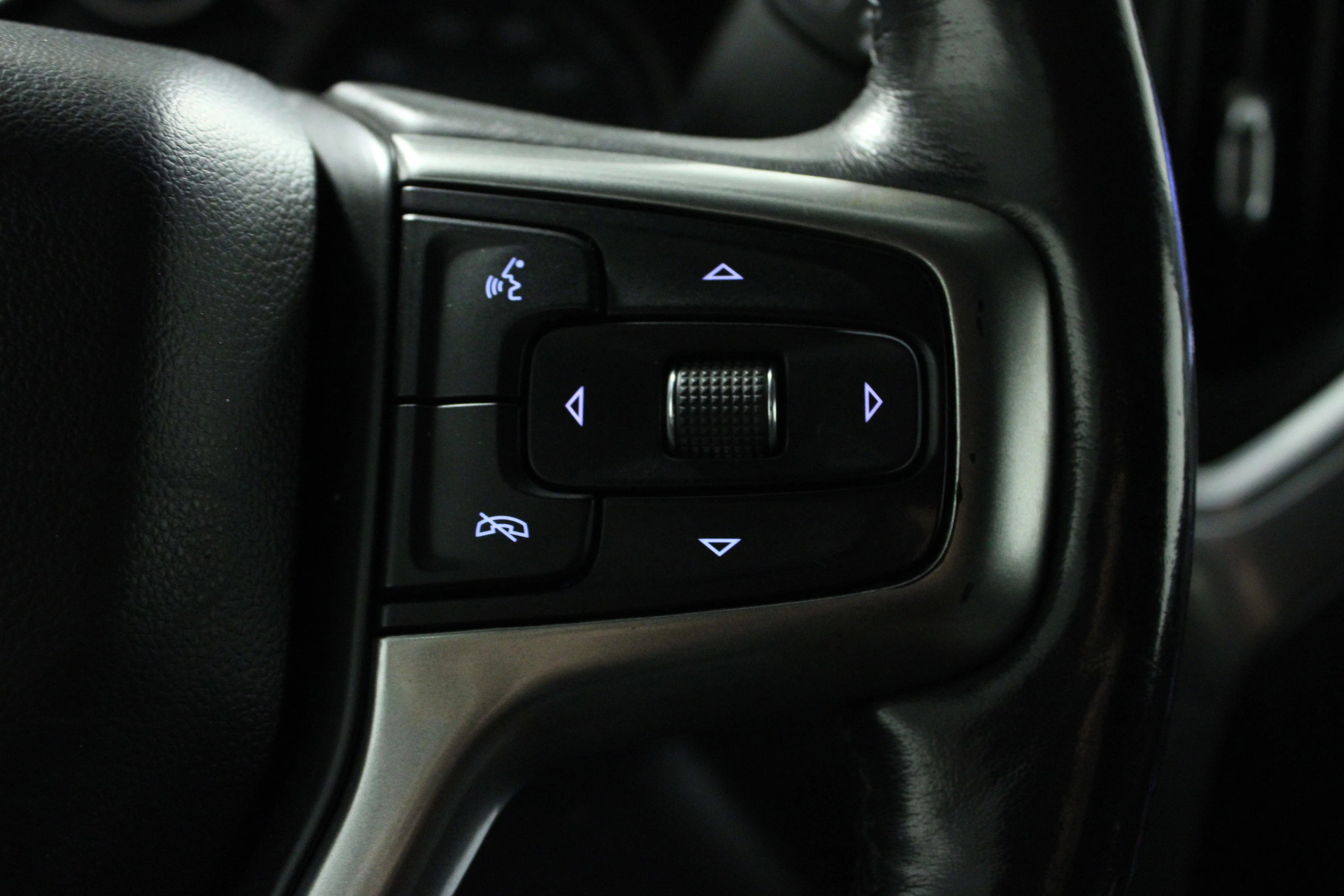 Used 2020 Shadow Gray Metallic Chevrolet LT image 21