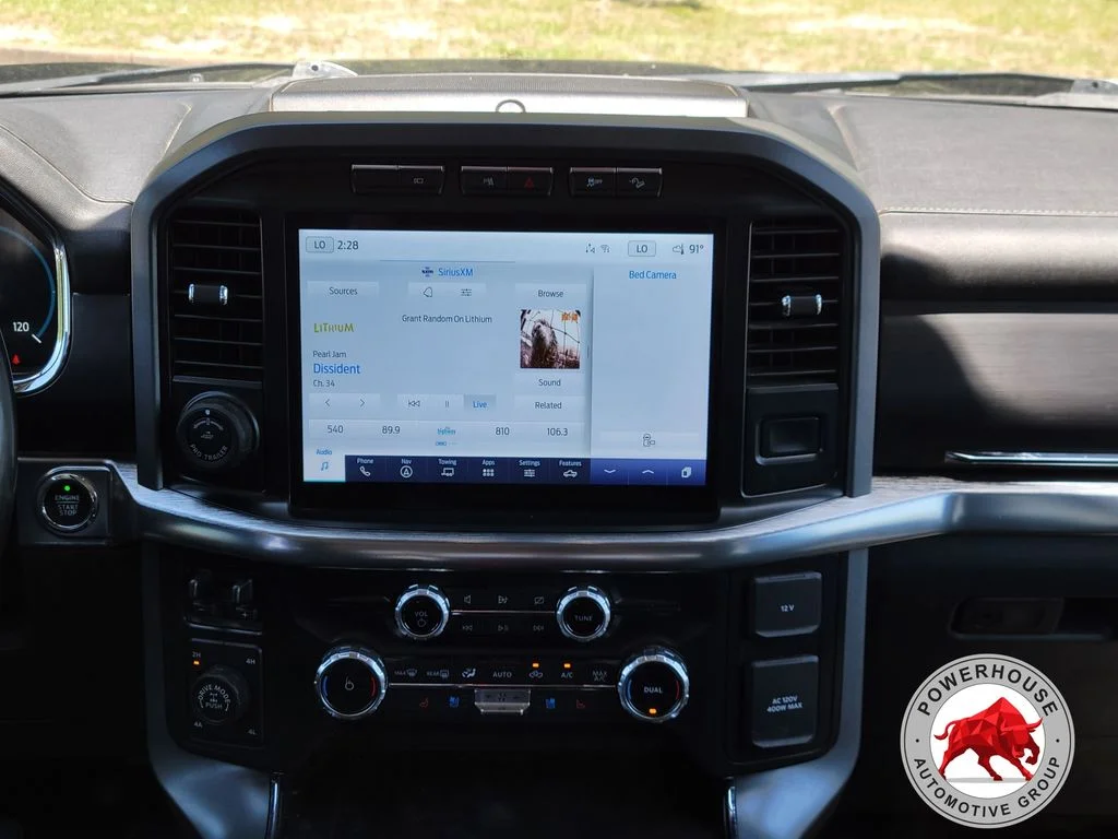 Used 2022  Ford Lariat image 21