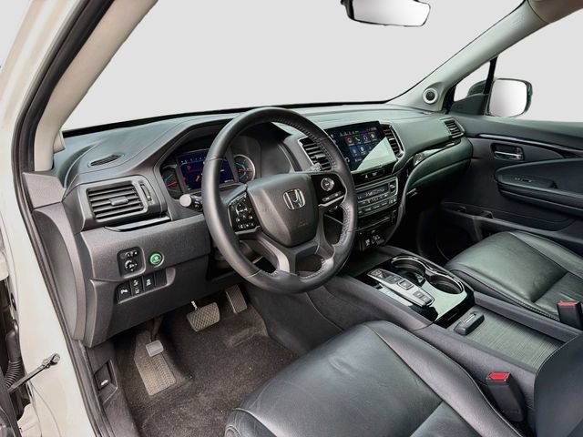 Used 2021 White Honda Touring 7-Passenger image 27