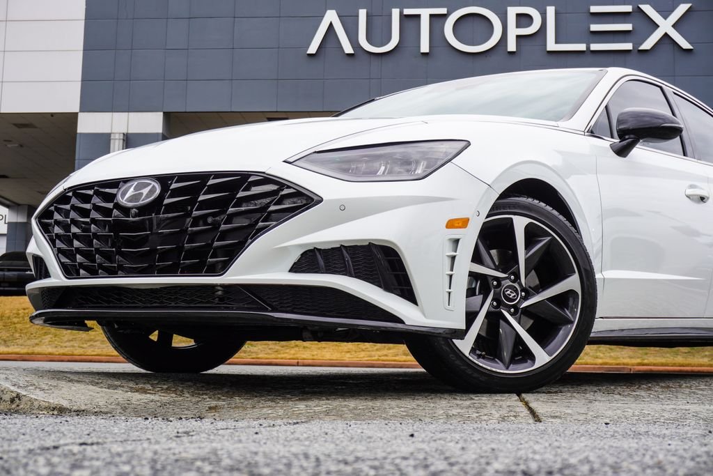Used 2021 Gray Hyundai SEL Plus image 2