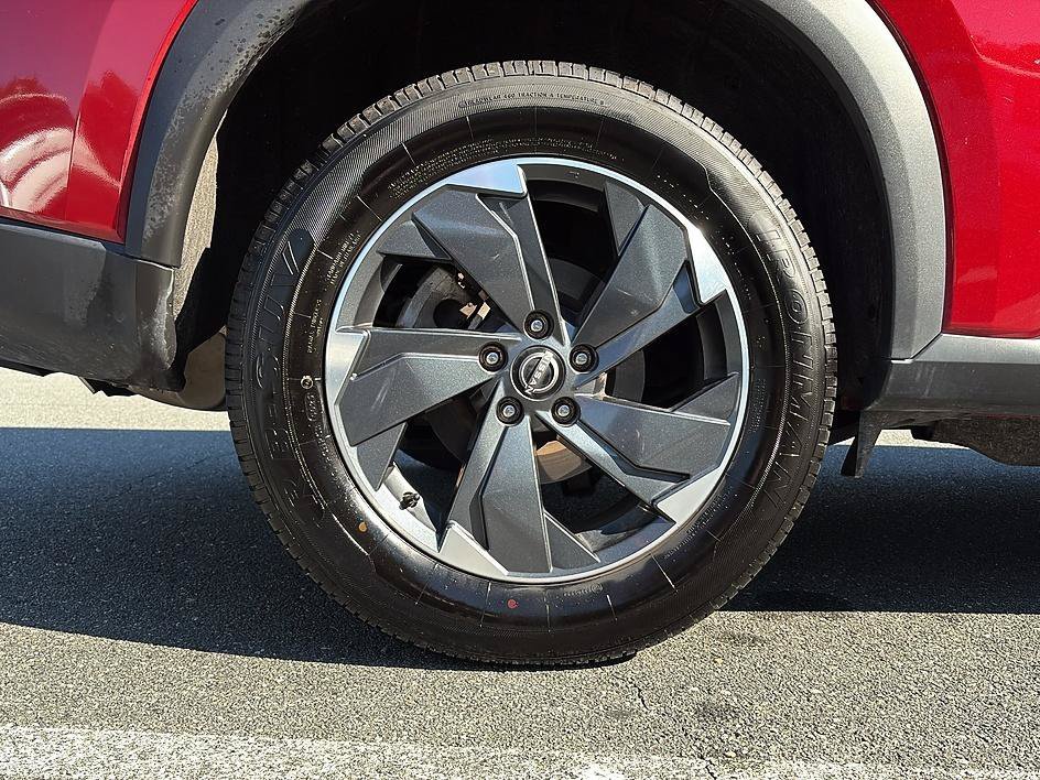 Used 2025 Scarlet Ember Tintcoat Nissan SV image 11