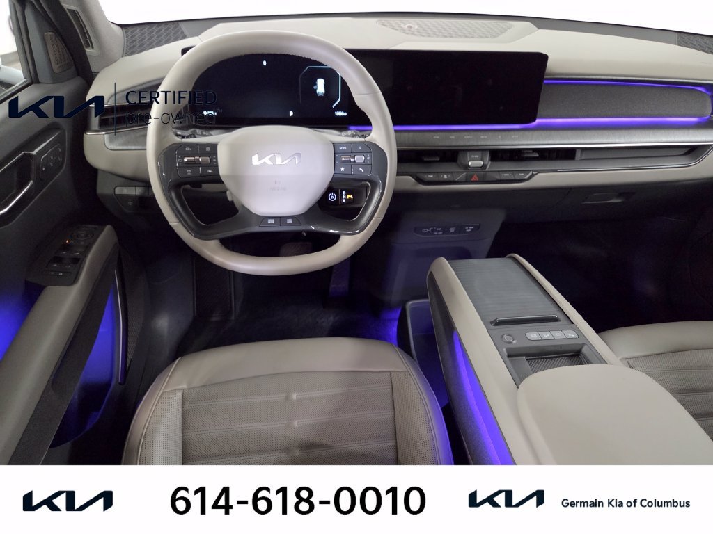 Used 2024 White Kia Land image 17