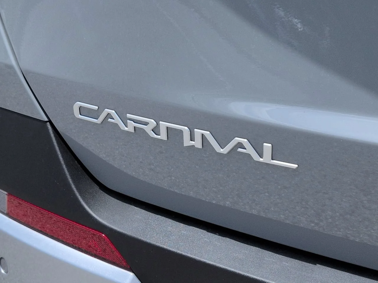 New 2027 Ceramic Silver Kia LXS image 14
