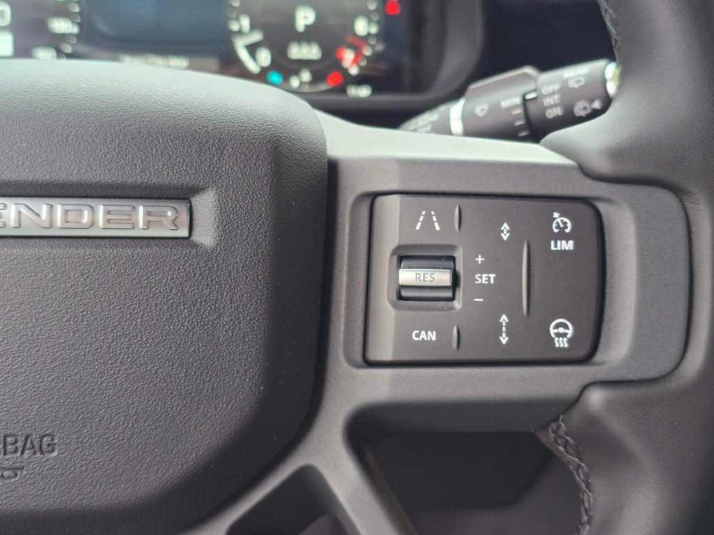 New 2026 Fuji White LAND ROVER X-Dynamic SE image 18