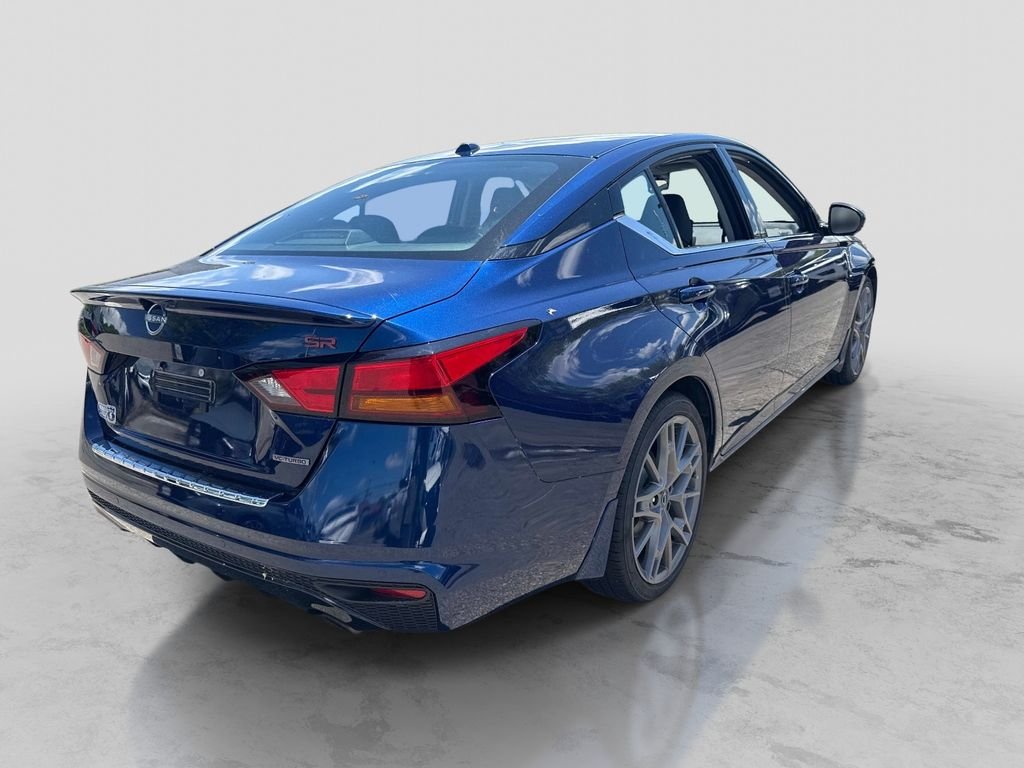 Used 2023 Blue Nissan 2.0 SR image 8