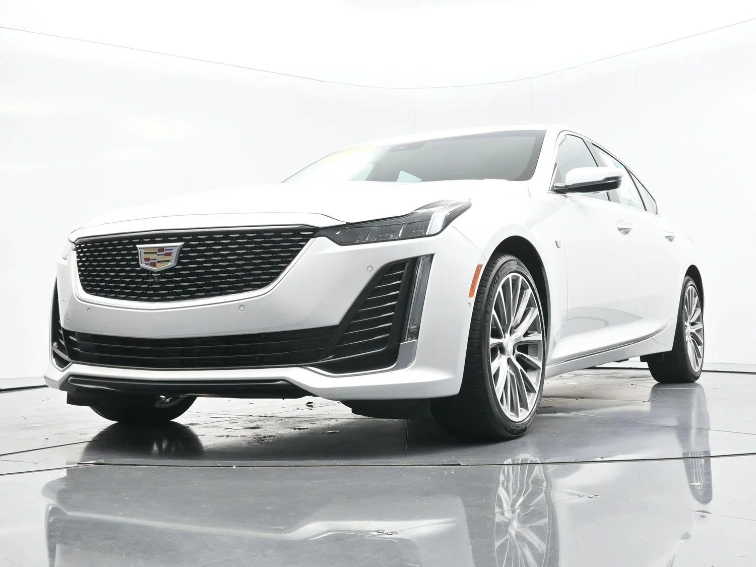 Used 2024 Crystal White Tricoat Cadillac Premium Luxury image 49