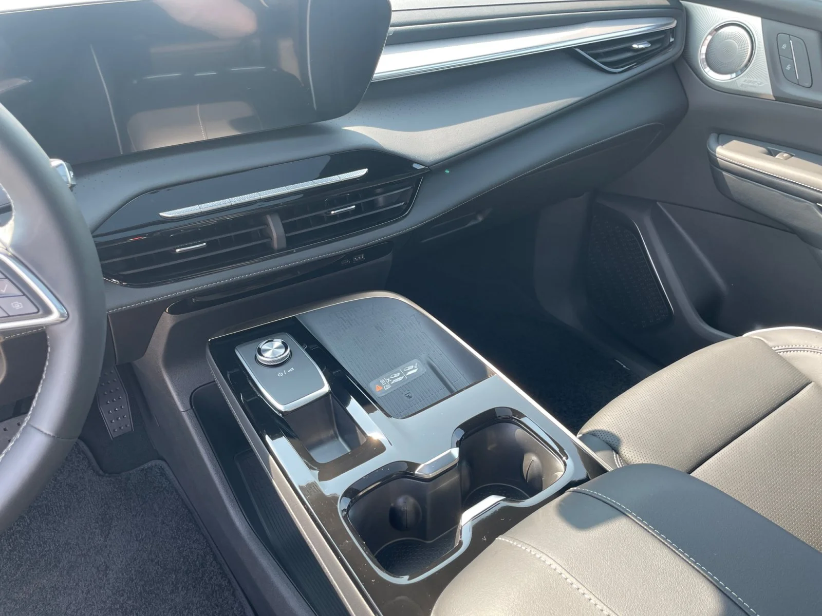 New 2026 Moonstone Grey Metallic Buick Avenir AWD image 16