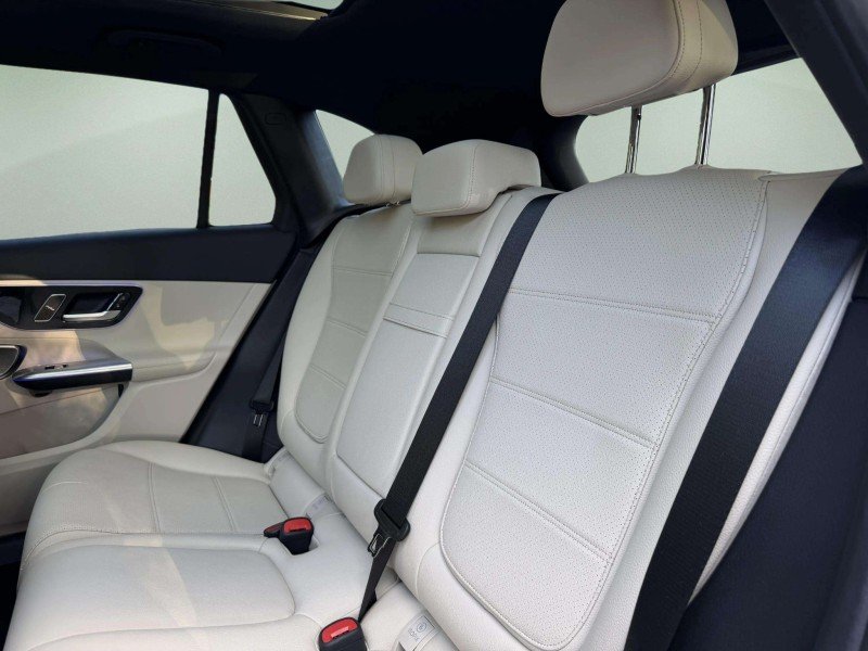 Used 2026 Starling Blue Metallic Mercedes-Benz GLC 300 image 21