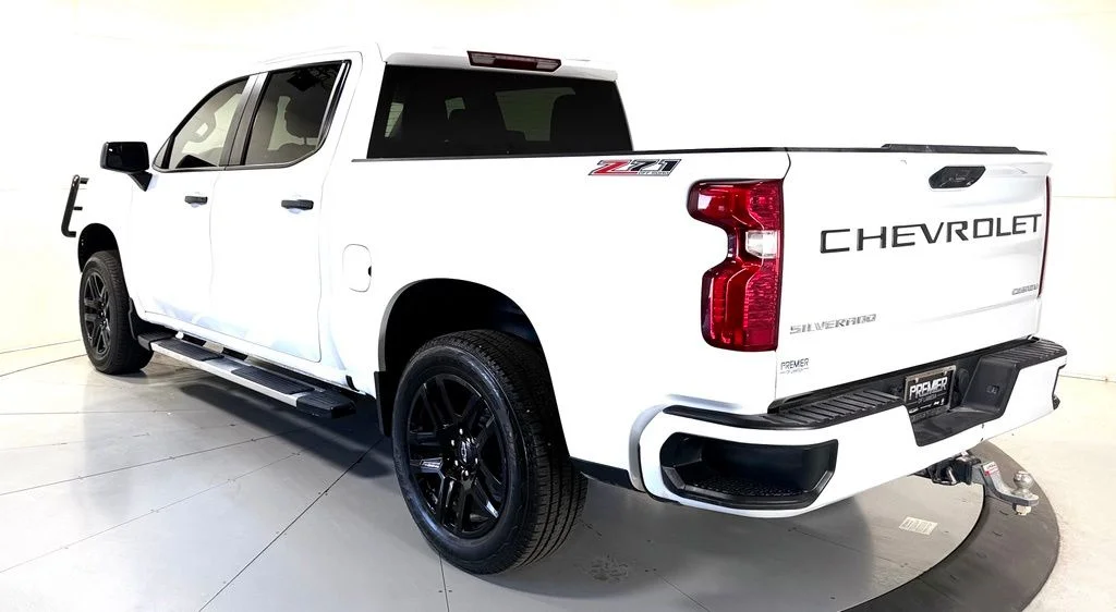 Used 2024 White Chevrolet Custom image 7