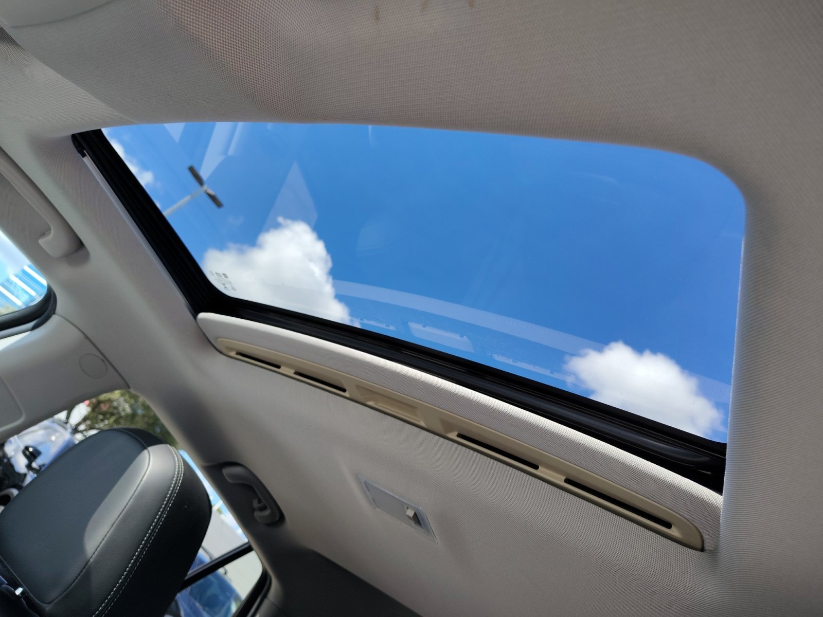 Used 2018 Mosaic Black Metallic Chevrolet Premier image 19