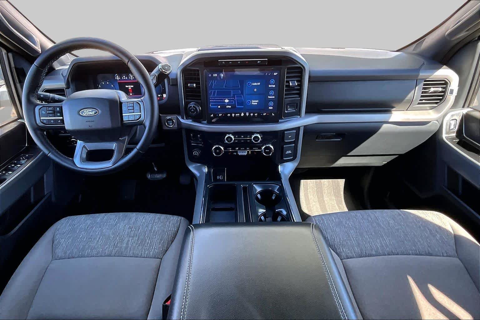 Used 2024 Oxford White Clearcoat Ford XLT image 15