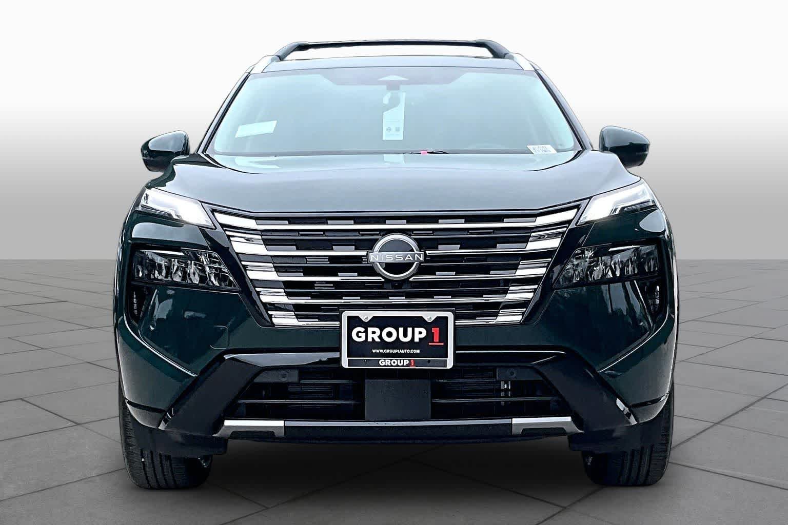 New 2026 Obsidian Green Nissan Platinum image 3