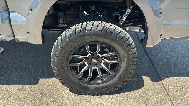 New 2026 Carbonized Gray Metallic Ford XLT image 9