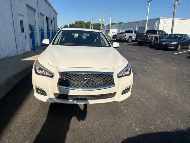 Used 2017  INFINITI 3.0t Premium image 2