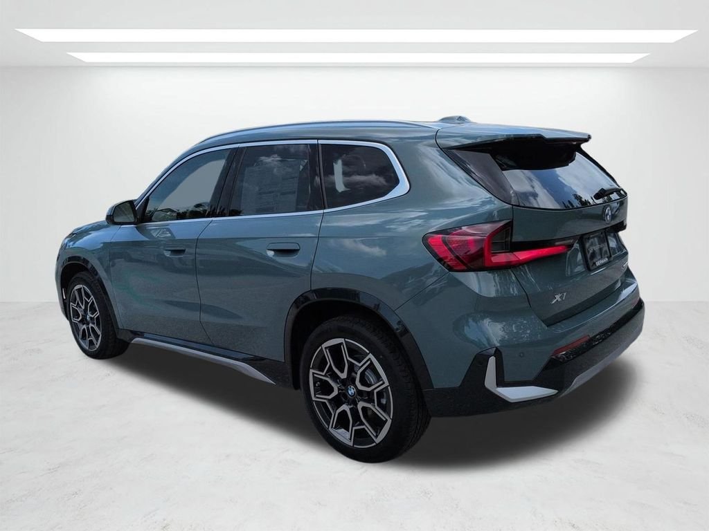 New 2026 Cape York Green Metallic BMW xDrive28i image 6