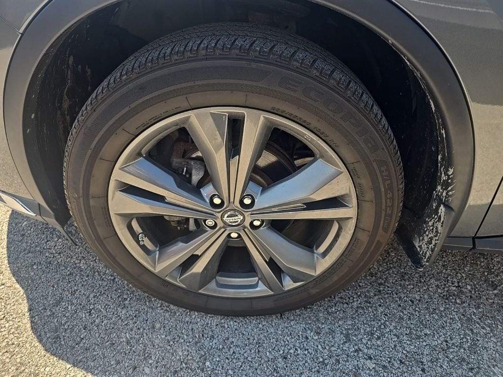Used 2019  Nissan Platinum image 6