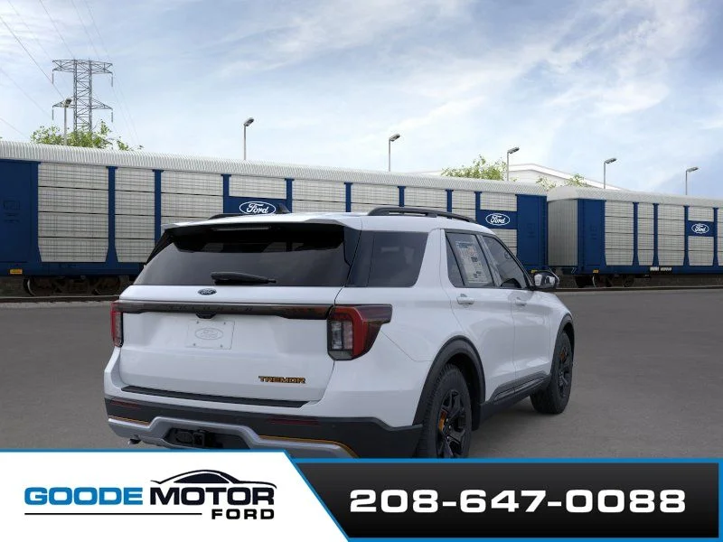 New 2026 Space White Metallic Ford Tremor® image 8