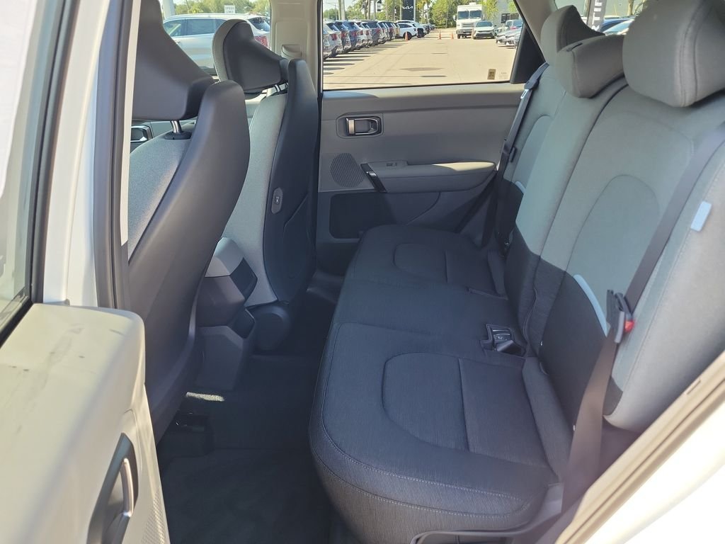 New 2027 White Kia S image 15