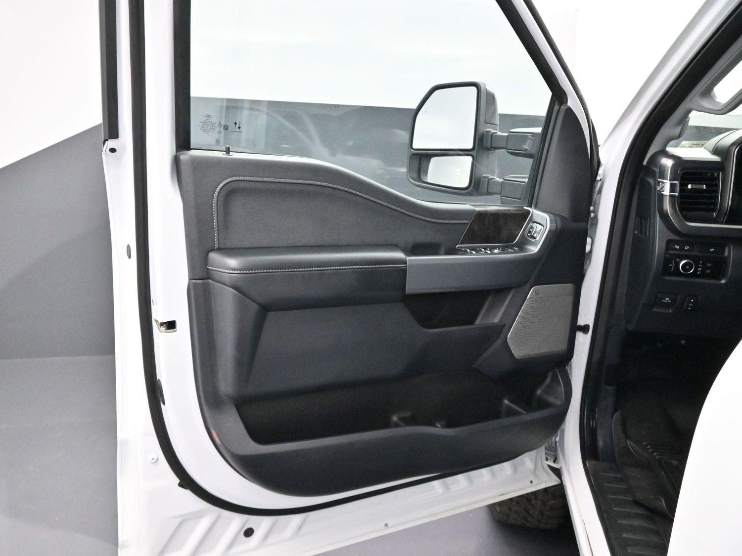 Used 2024 Oxford White Ford LARIAT image 9