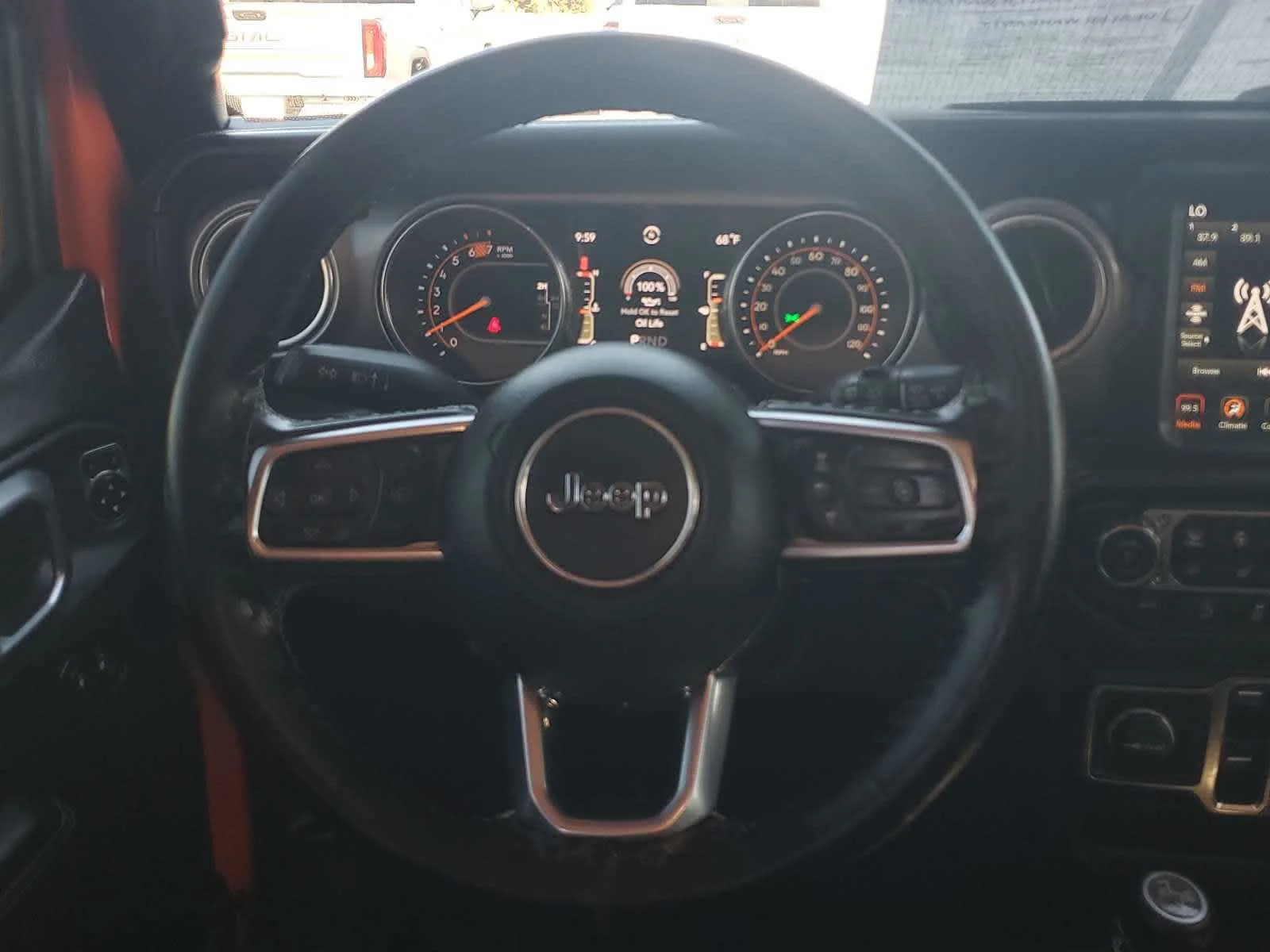 Used 2020  Jeep Sahara image 19