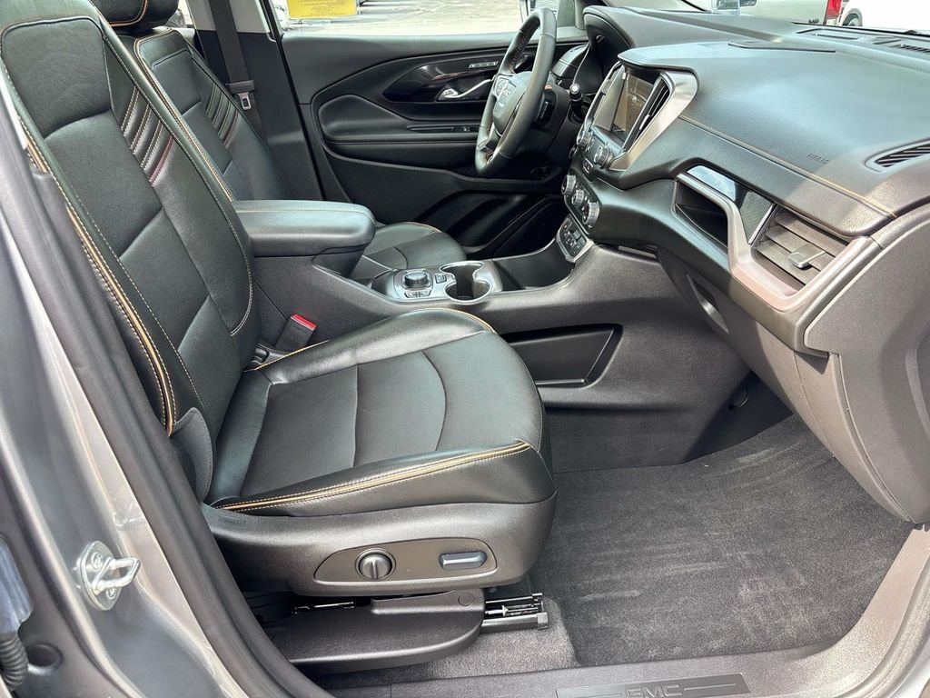 Used 2023 Silver GMC AT4 image 18