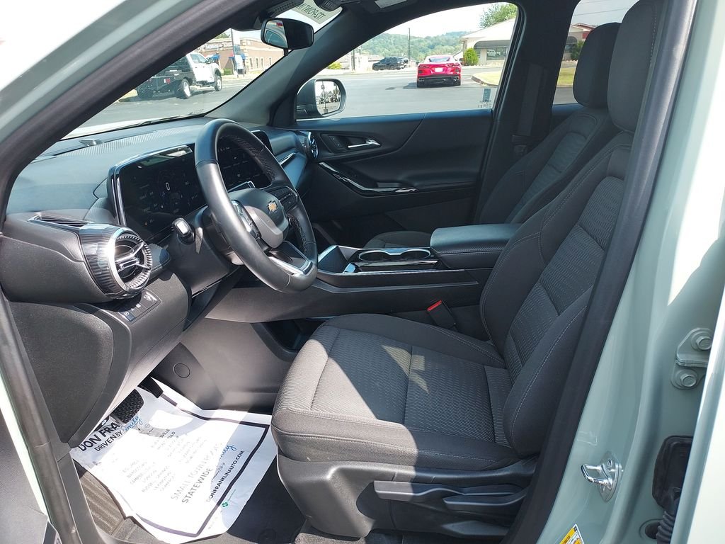 Used 2025 Green Chevrolet LT image 13