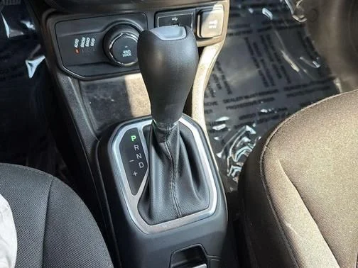 Used 2021 Silver Jeep Sport image 16