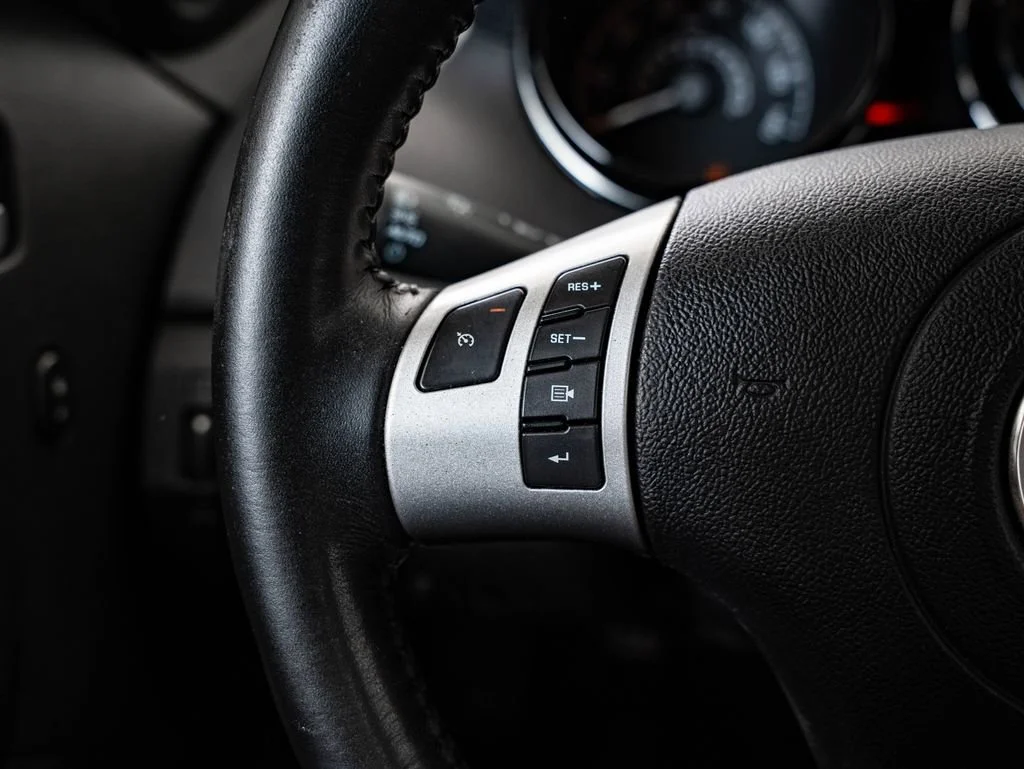 Used 2007 Black Onyx Saturn  image 31